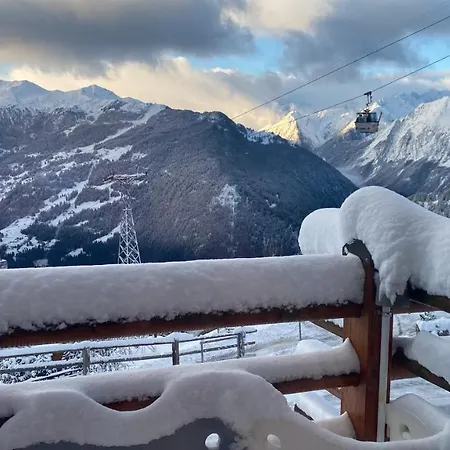 Within A Modern Family Chalet With Direct Access To Area In